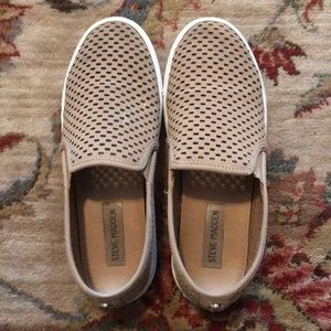 Steve Madden slip on shoes (size 8)